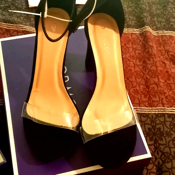 Heels - Picture 1 of 1